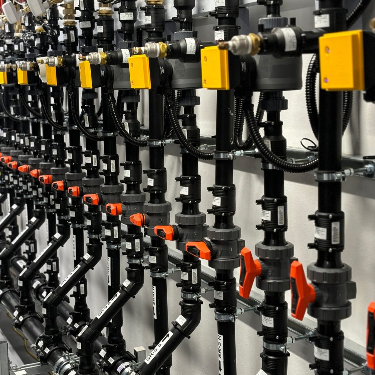 Direct-to-Chip Liquid Cooling Plumbing
