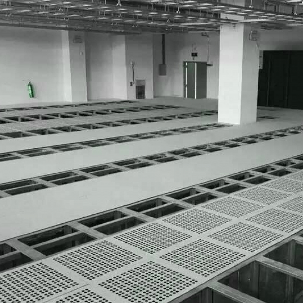 Raised Access Flooring Installation & Levelling