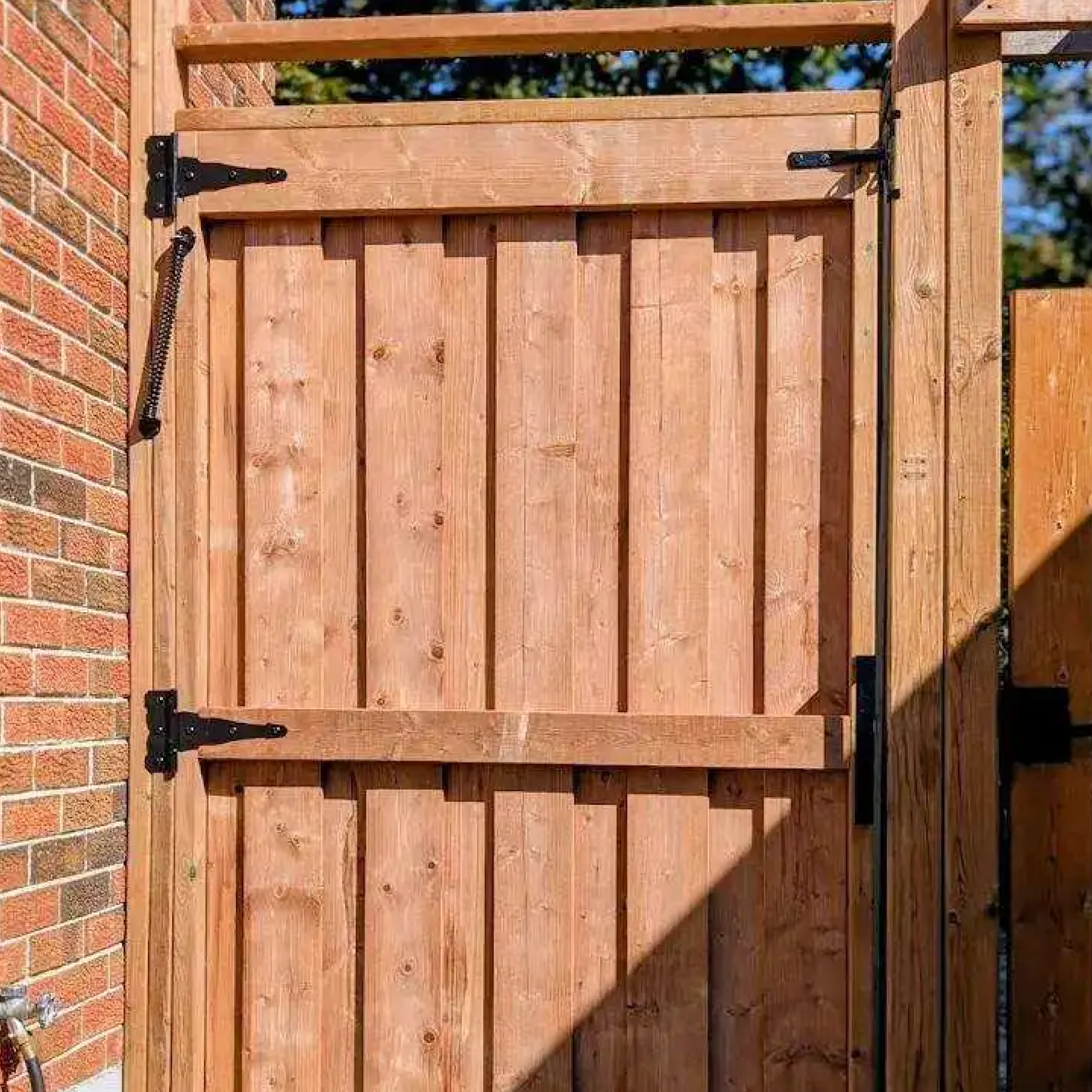 Gate Hinge, Latch Repair and Replacement